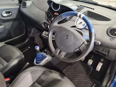 2012-Renault-Twingo-RS-Gordini_6