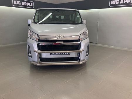 2019-Toyota-Quantum-28-GL-11-seat_2