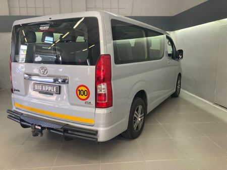 2019-Toyota-Quantum-28-GL-11-seat_3