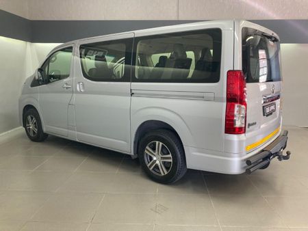 2019-Toyota-Quantum-28-GL-11-seat_4