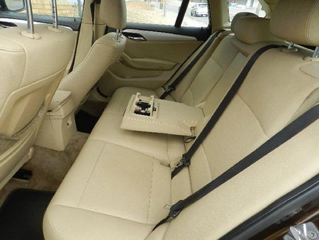 2013-BMW-X1-sDrive20d_9