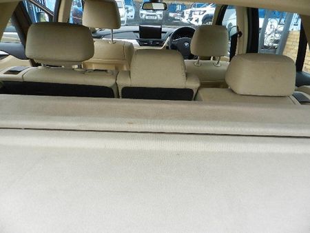 2013-BMW-X1-sDrive20d_10