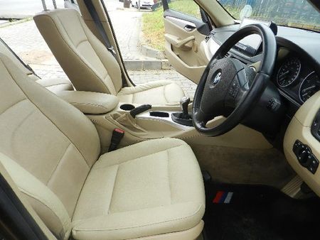 2013-BMW-X1-sDrive20d_12