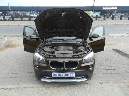 2013-BMW-X1-sDrive20d_18