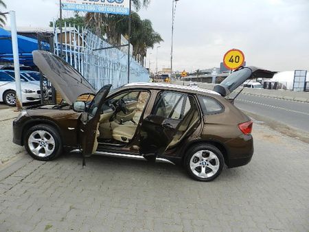2013-BMW-X1-sDrive20d_19