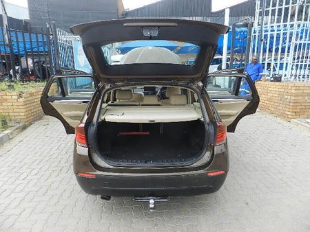 2013-BMW-X1-sDrive20d_20