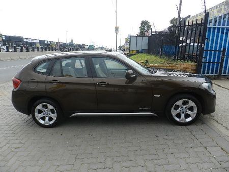 2013-BMW-X1-sDrive20d_6