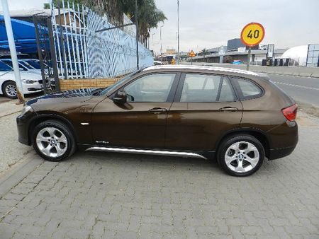 2013-BMW-X1-sDrive20d_7