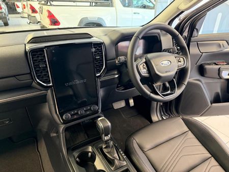 2025-Ford-Everest-20D-Bi-Turbo-XLT-Auto_17