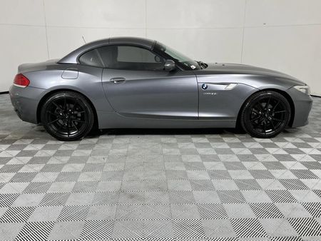 2011-BMW-Z4-sDrive23i-Auto_10