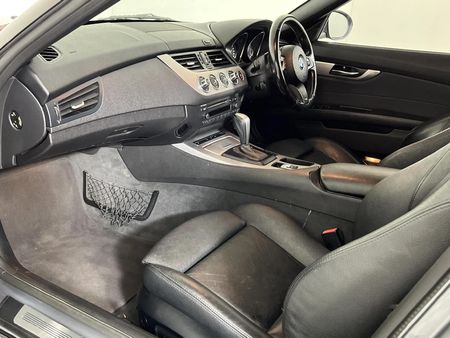 2011-BMW-Z4-sDrive23i-Auto_6
