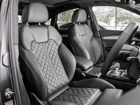 2025-Audi-SQ5-Sportback-quattro-Black-Edition-30-TFSI_9