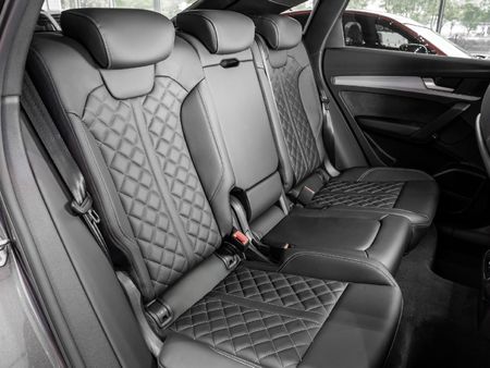 2025-Audi-SQ5-Sportback-quattro-Black-Edition-30-TFSI_11