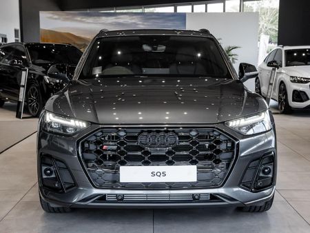 2025-Audi-SQ5-Sportback-quattro-Black-Edition-30-TFSI_2