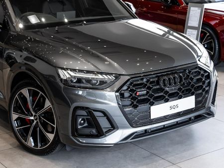 2025-Audi-SQ5-Sportback-quattro-Black-Edition-30-TFSI_3
