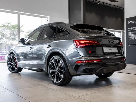 2025-Audi-SQ5-Sportback-quattro-Black-Edition-30-TFSI_5