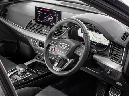 2025-Audi-SQ5-Sportback-quattro-Black-Edition-30-TFSI_8