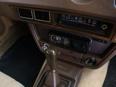 1982-Datsun-280-ZX-5-Speed_9