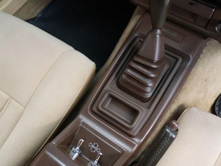 1982-Datsun-280-ZX-5-Speed_10