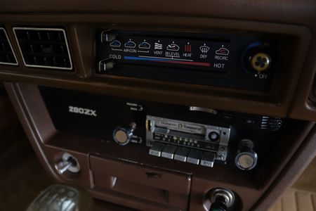 1982-Datsun-280-ZX-5-Speed_19