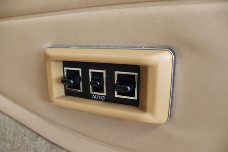 1982-Datsun-280-ZX-5-Speed_21
