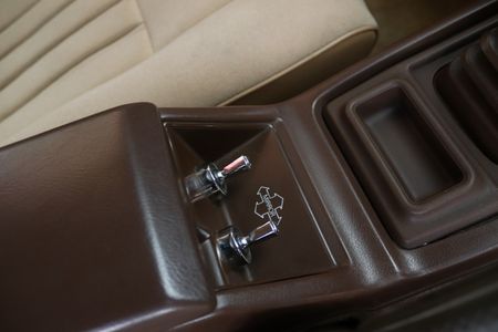 1982-Datsun-280-ZX-5-Speed_22