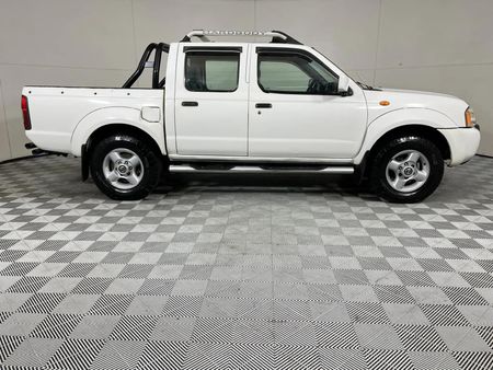 2009-Nissan-NP300-24i-Hi-Rider-Double-Cab_9