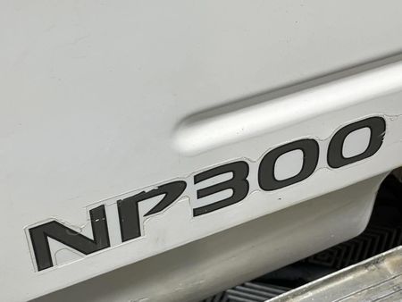 2009-Nissan-NP300-24i-Hi-Rider-Double-Cab_6