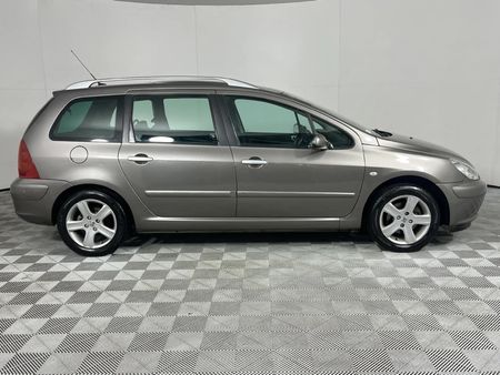 2004-Peugeot-307-20-XS-Station-Wagon_5