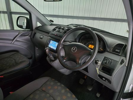 2005-Mercedes-Benz-Vito-115-CDI-CrewBus_11
