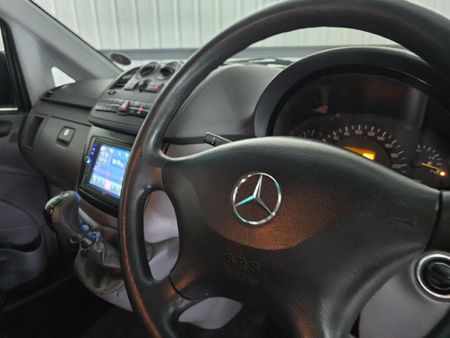 2005-Mercedes-Benz-Vito-115-CDI-CrewBus_12