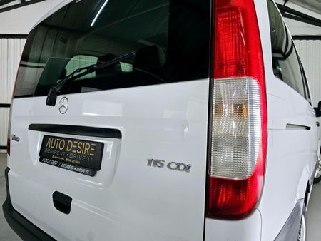 2005-Mercedes-Benz-Vito-115-CDI-CrewBus_7