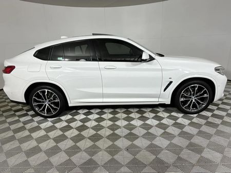 2018-BMW-X4-xDrive20i_16