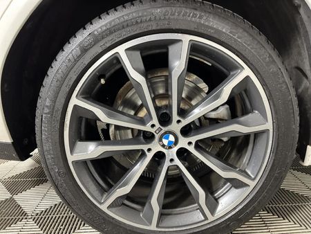 2018-BMW-X4-xDrive20i_6