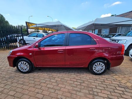2013-Toyota-Etios-15-Xi_6