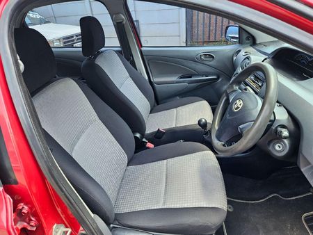 2013-Toyota-Etios-15-Xi_7