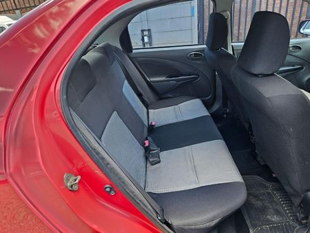 2013-Toyota-Etios-15-Xi_8