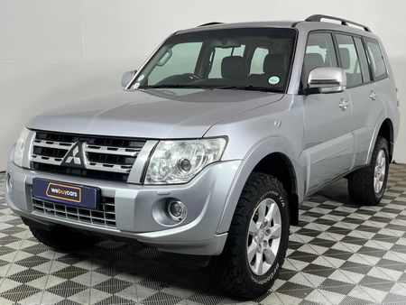 2013-Mitsubishi-Pajero-32-Di-Dc-GLS-Auto_0