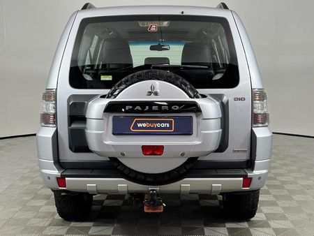 2013-Mitsubishi-Pajero-32-Di-Dc-GLS-Auto_13