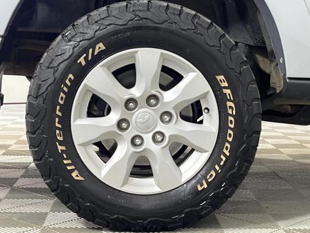 2013-Mitsubishi-Pajero-32-Di-Dc-GLS-Auto_7