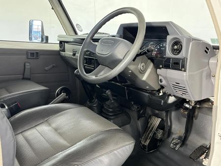 2006-Toyota-Land-Cruiser-70-45-Single-Cab_7