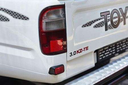 2002-Toyota-Hilux-30-KZ-TE-Raider-Raised-Body-Single-Cab_9