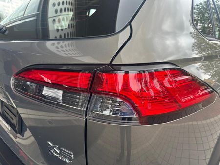 2025-Toyota-Corolla-Cross-18-XS-Hybrid-Automatic_9