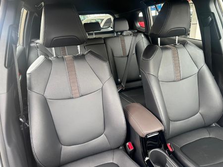 2025-Toyota-Corolla-Cross-18-XS-Hybrid-Automatic_11