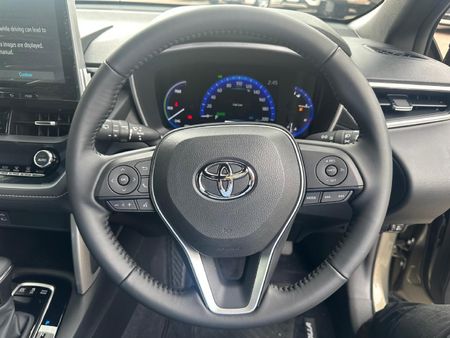 2025-Toyota-Corolla-Cross-18-XS-Hybrid-Automatic_12