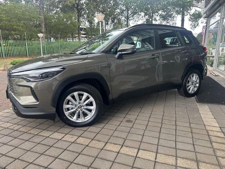 2025-Toyota-Corolla-Cross-18-XS-Hybrid-Automatic_2