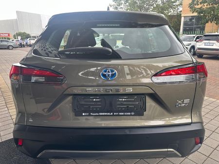 2025-Toyota-Corolla-Cross-18-XS-Hybrid-Automatic_6