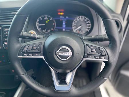 2025-Nissan-Navara-25D-LE-4X2-Double-Cab-Auto_14