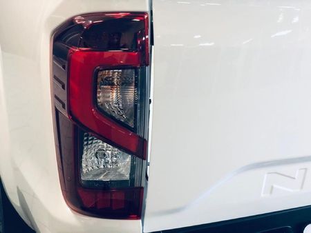 2025-Nissan-Navara-25D-LE-4X2-Double-Cab-Auto_5