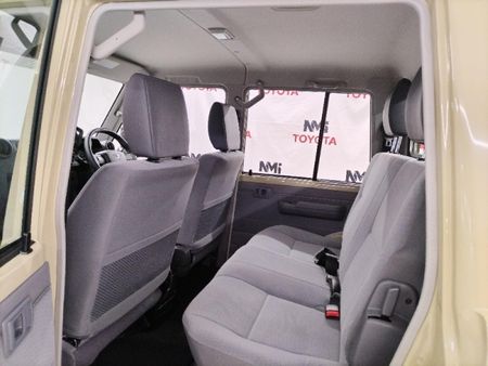 2025-Toyota-Land-Cruiser-79-28-GD-6-Auto-Double-Cab_10